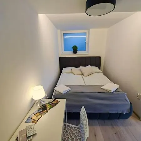 Haas Slepa, Centre, Parking, Courtyard Apartment