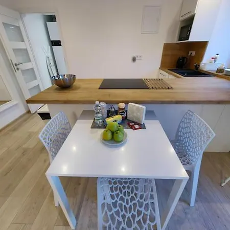 Haas Slepa, Centre, Parking, Courtyard Apartment